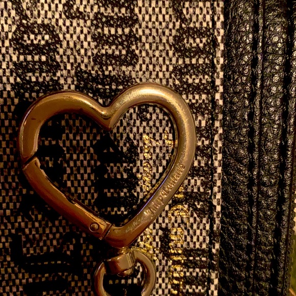 ❌SOLD❌ Juicy Couture NWT Yellow Gold Heart ♥️ Key Chain/Heart Cardholder - Picture 4 of 8